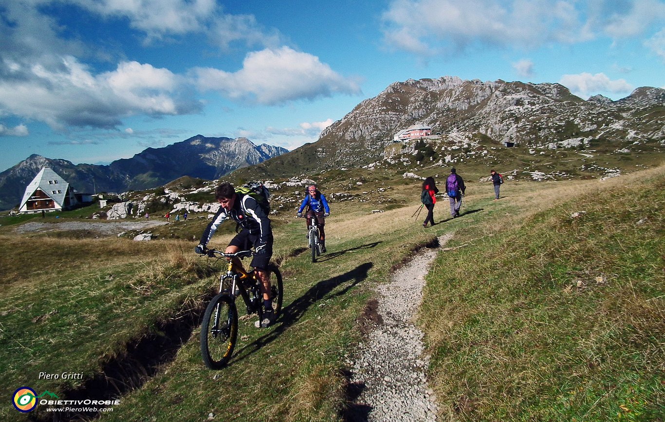 27 C'è chi lo percorre in MTB.jpg